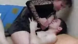 Christina đổ vào căn ...