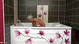 Cô hút yêu thích của ...