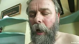 Rám nắng khốn đã ngủ ...