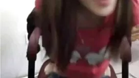 Bạn gái trong phòng  ...