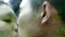Với cả hai tay và mộ ...