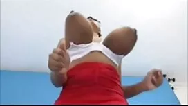 Một cô gái trẻ trong ...