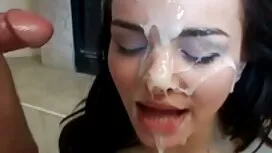 Cô đã thực hiện một  ...