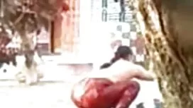 Một người đàn ông th ...